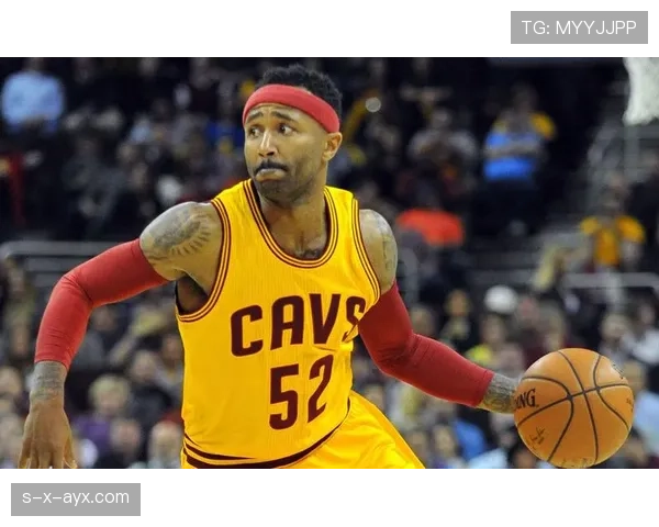 莫·威廉姆斯无球跑动串联进攻，改变替补席得分结构